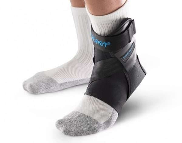 ⁦מייצב קרסול Airlift PTTD Brace מבית חברת DJO - Aircast⁩ – תמונה ⁦3⁩