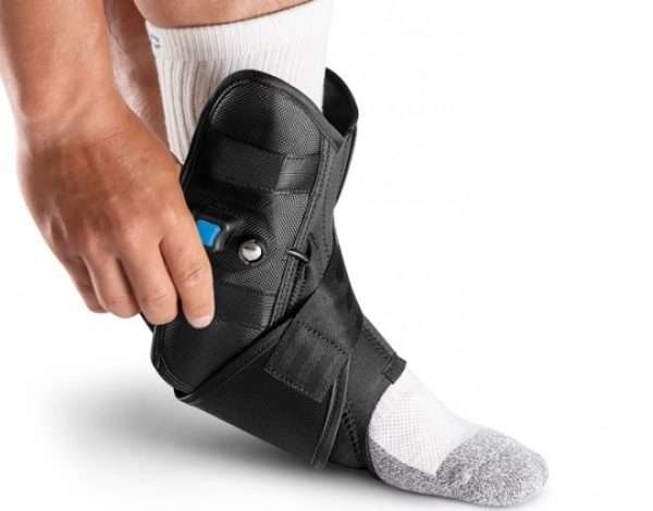 ⁦מייצב קרסול Airlift PTTD Brace מבית חברת DJO - Aircast⁩ – תמונה ⁦2⁩